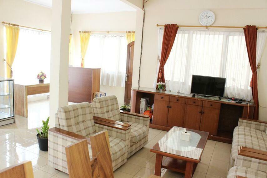 Amerta Giri Guest House Wonosobo Ngoại thất bức ảnh