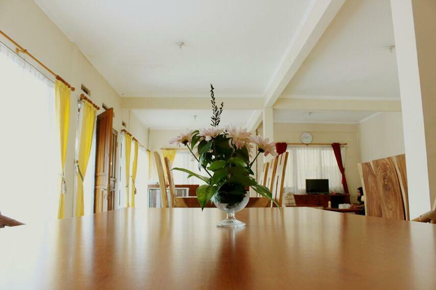 Amerta Giri Guest House Wonosobo Ngoại thất bức ảnh